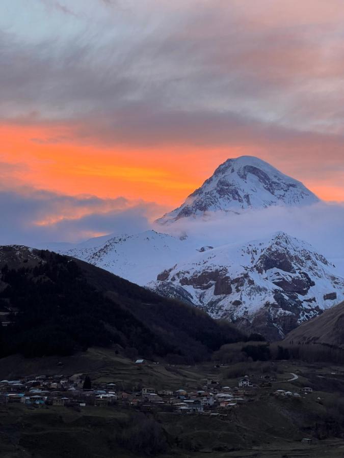 Capra Hotel Kazbegi Exterior foto